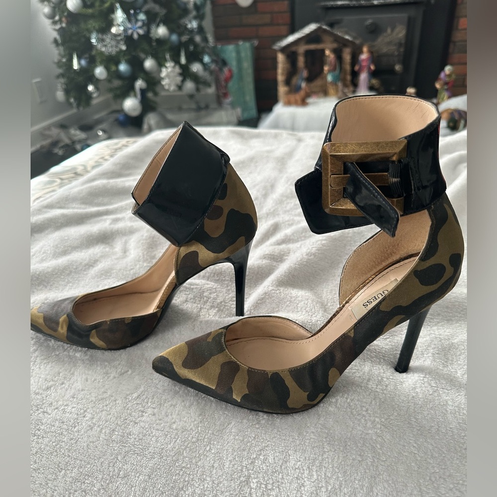 Guess pumps. Very good condition size 6 1/2 - Picture 1 of 3